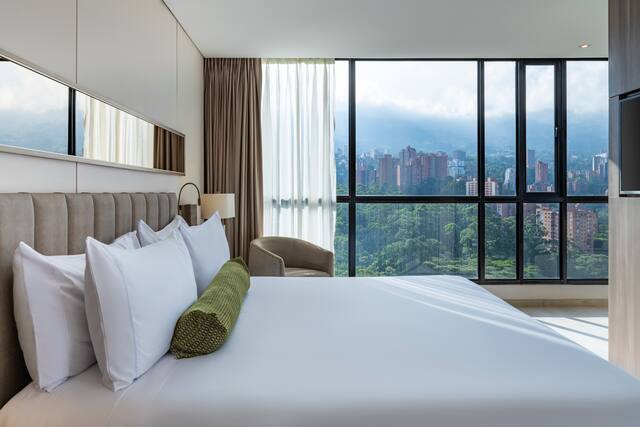 York Medellin — интерьер